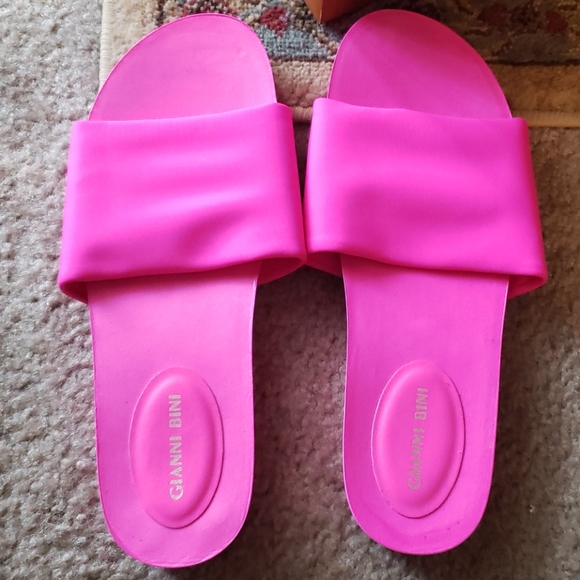 Gianni Bini Shoes - Neon Fushia💖